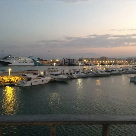 Ciudad * גאנדיה